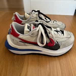 AUTHENTIC Nike Vaperwaffle Sacai Sport fuchsia game royal